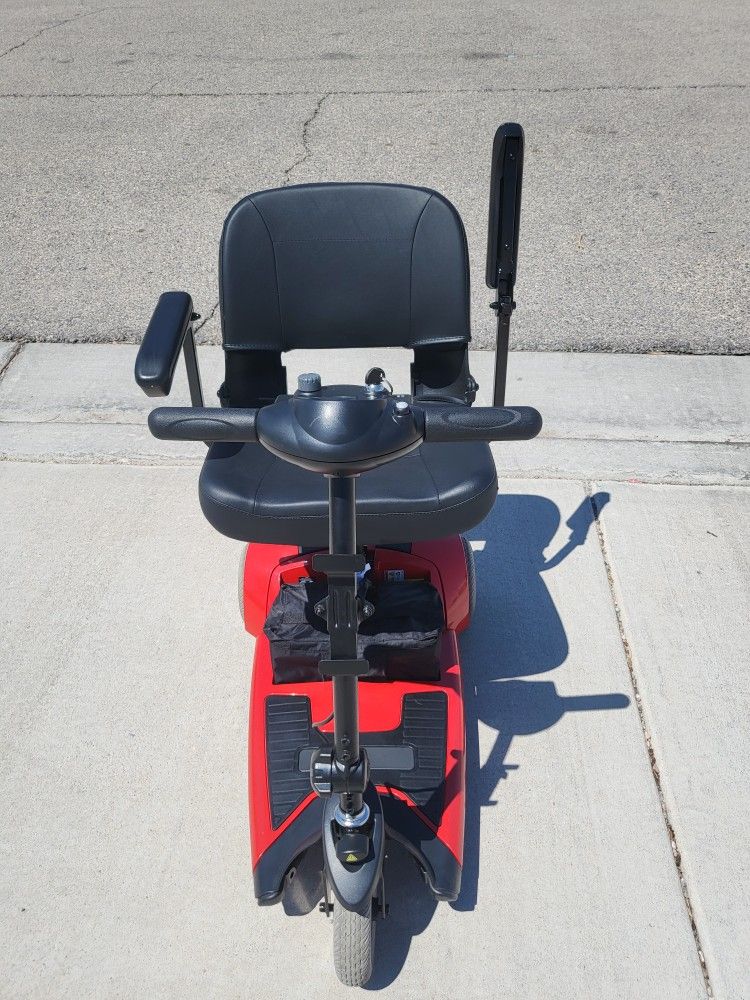 Pride Gogo ULTRA X 3 Wheel Scooter Brand New