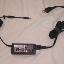 Dell Laptop Power Plug Adapter
65W-AC ADAPTER

