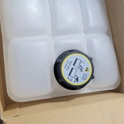2013-2016 Ford escape, focus engine coolant reservoir