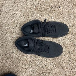 Black Nike Shoes Size 7