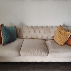 Cream Nail Bed Sofa Set 