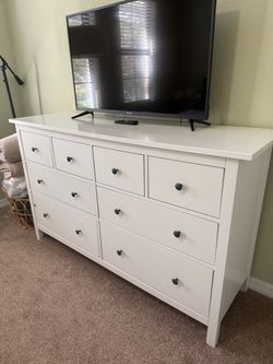 IKEA Dresser (White) - Hemnes