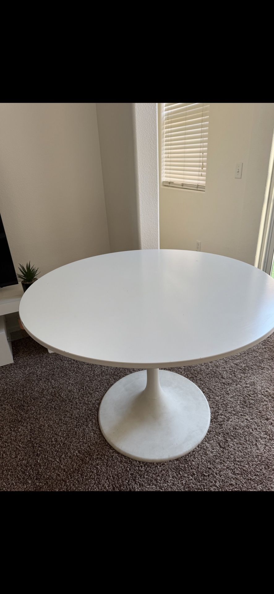 White Round Dining Table 