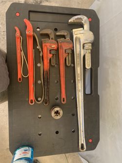 6 pieces of Ridgid 2- 18”, 1- 36” #5 Aluminum strap and #1 steel strap wrench and 1/2” die