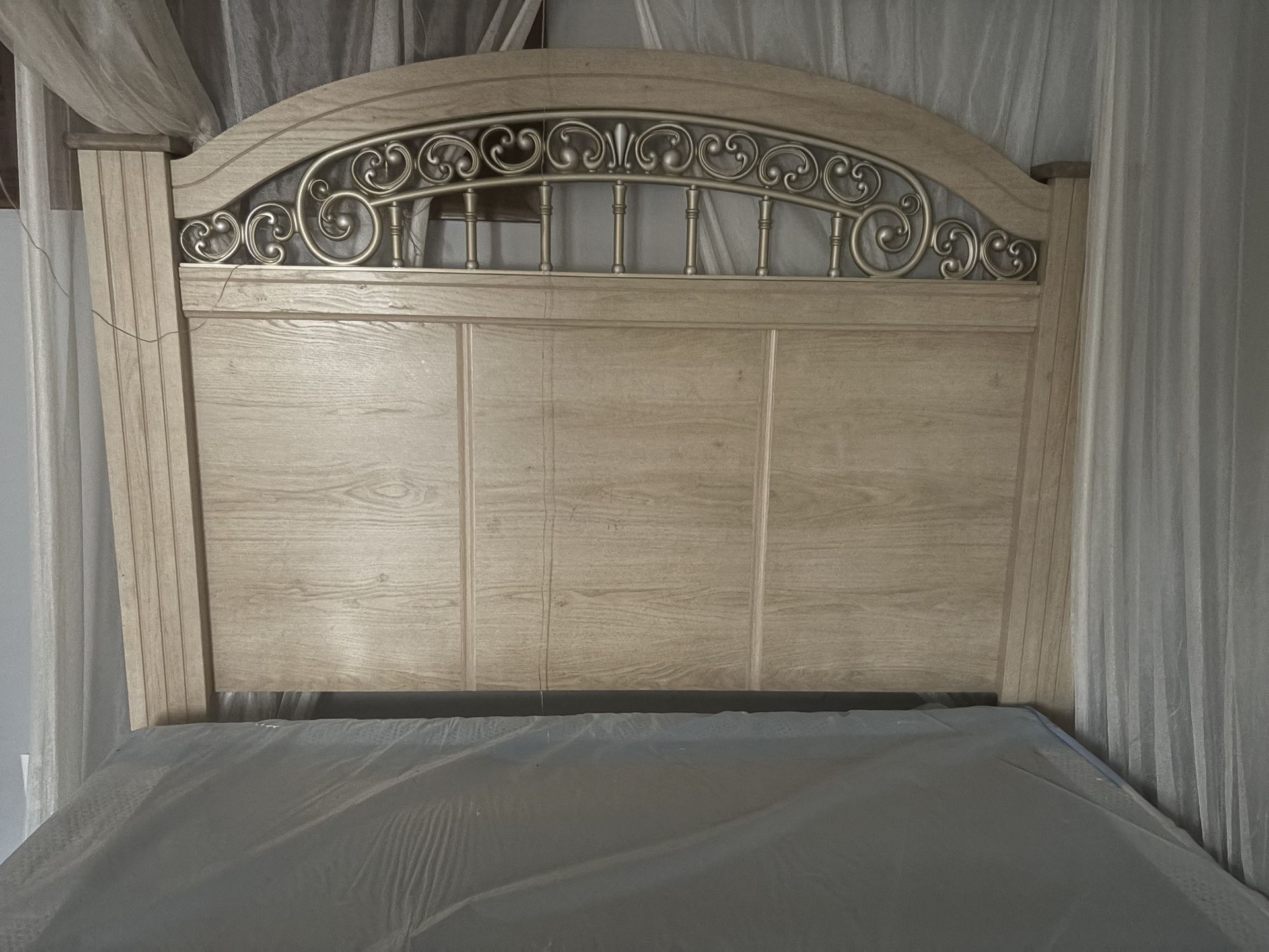 Queen size bedroom set-box spring included