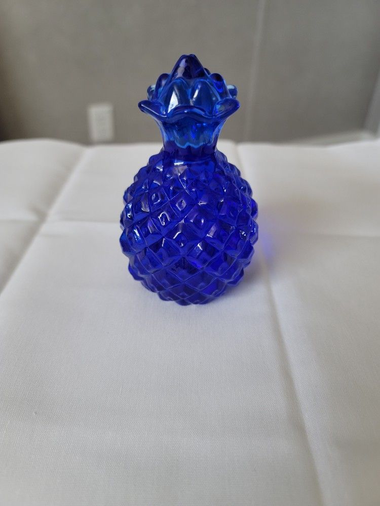 Vintage Cobalt Blue Art Glass Pinneaple Paperweight