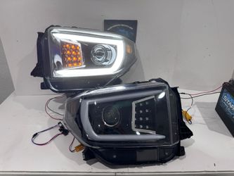 Toyota Tundra 2014-2021 Headlights