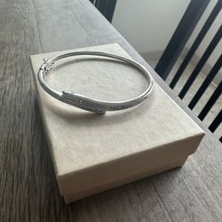 Diamond bracelet 