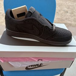 Jordan 1s low x Travis Scott