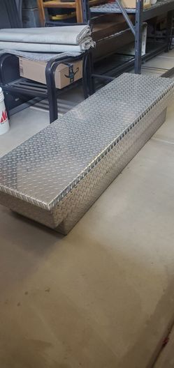 Truck toolbox