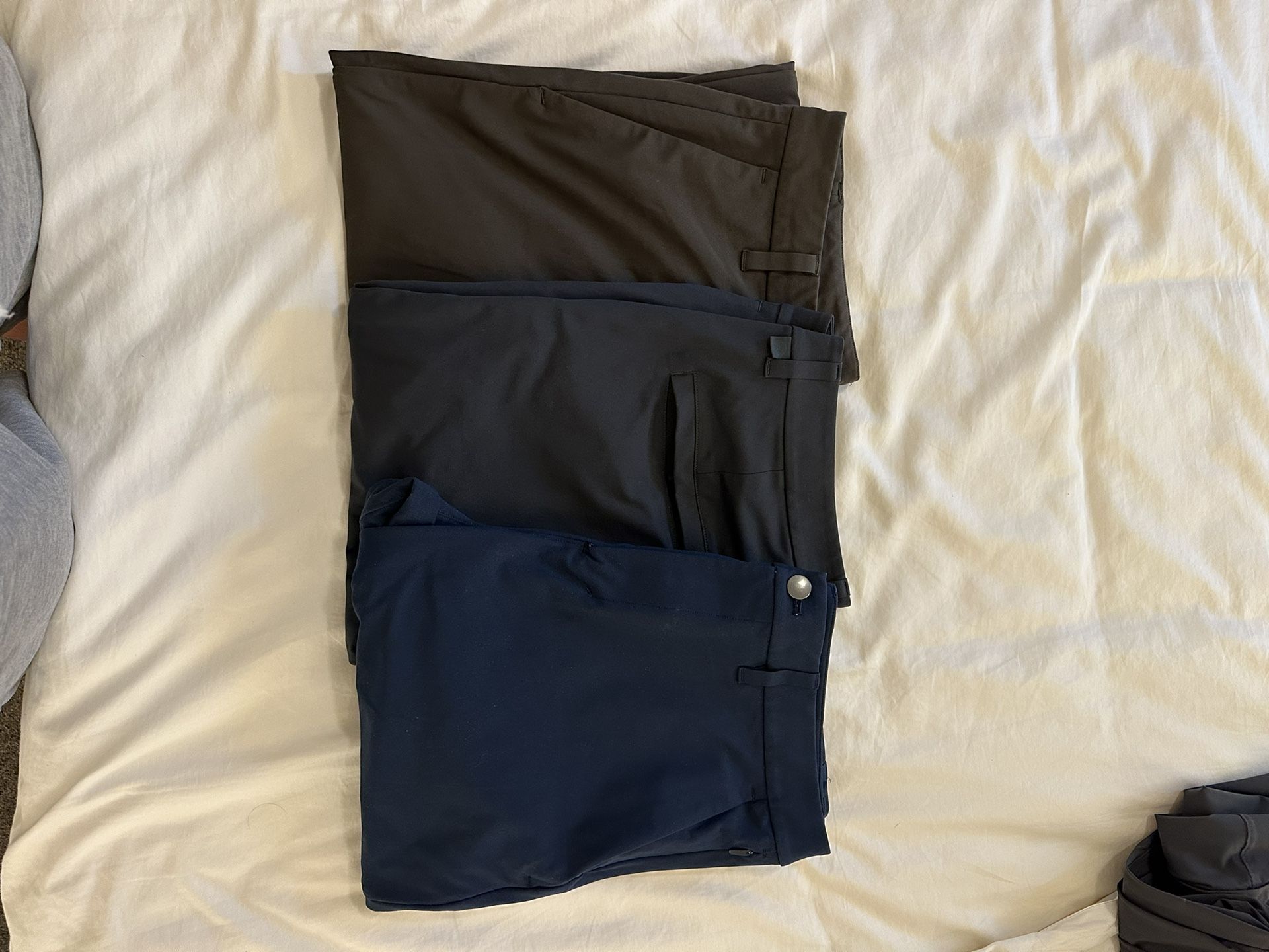 Lulu Lemon - Commissioner Pants 32x32