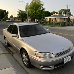 1994 Lexus ES 300