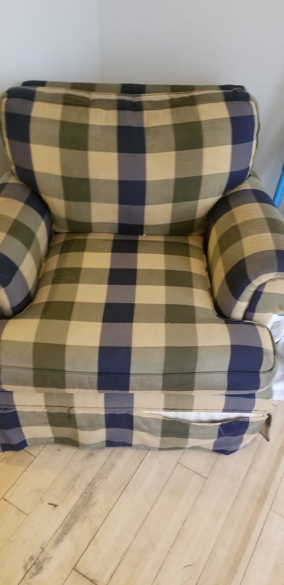 CHAIRS FOR FREE