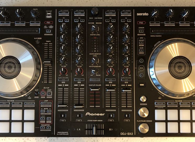 Pioneer DDJ-SX2 DJ controller