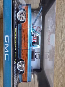 M2 76 GMC Sierra Grande 15 Custom 1/24 Toy Big Scale (Box unglue on 1 side) Pic