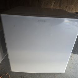 Elsonic Mini Refrigerator