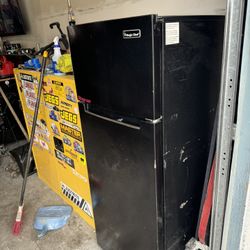 Magic Chef Mini Fridge