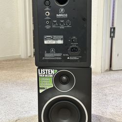 Mackie MR5 Mk3 powered studio Monitors 