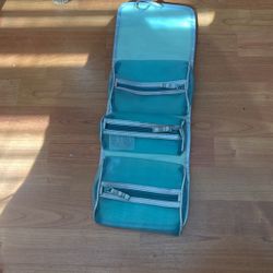 Make Up Bag Or Jewelry Bag To Travel 