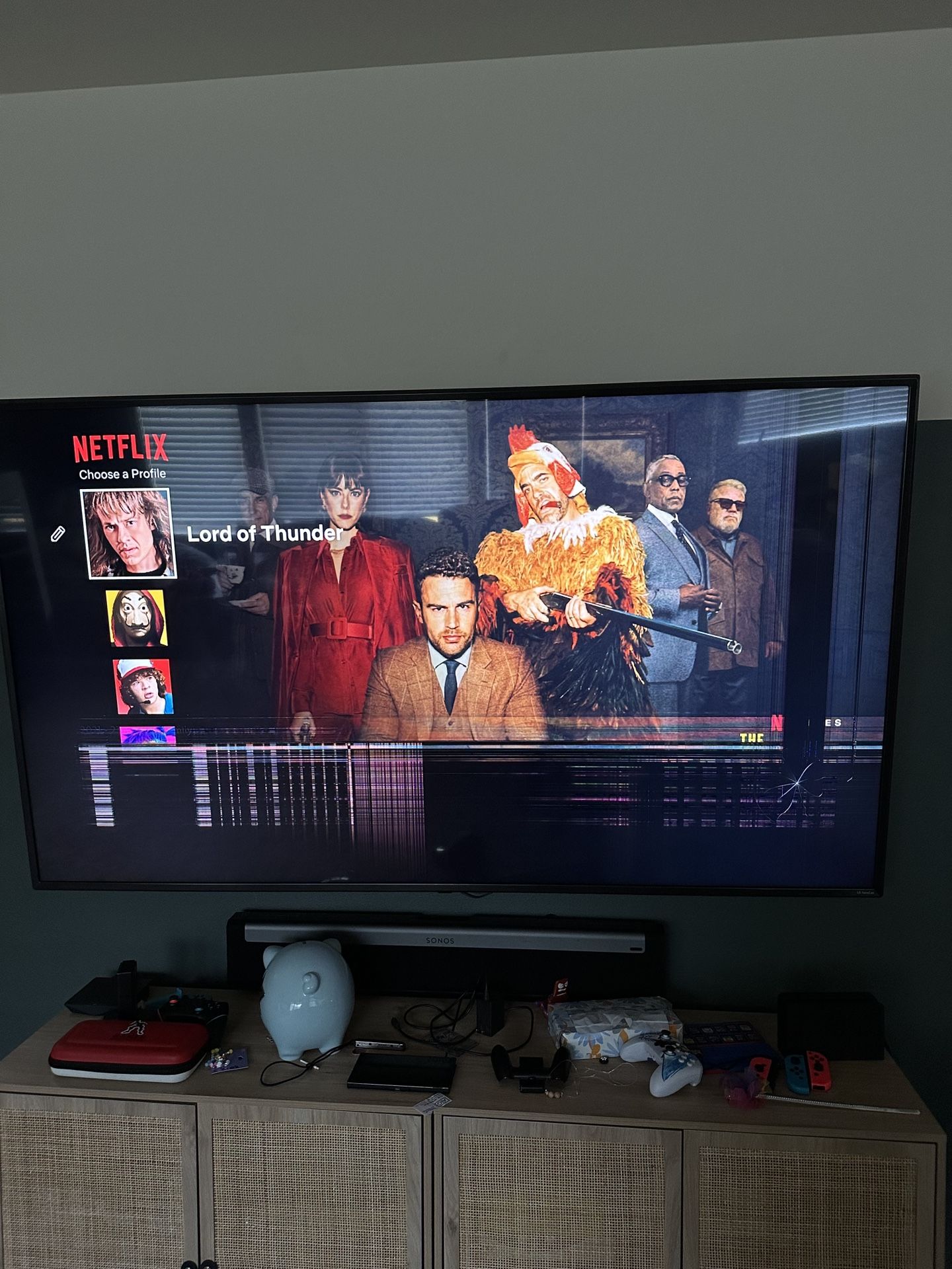 LG 75” Flat Screen Screen Is Cracked