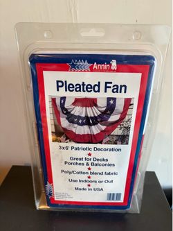 Pleated USA Fan Flag