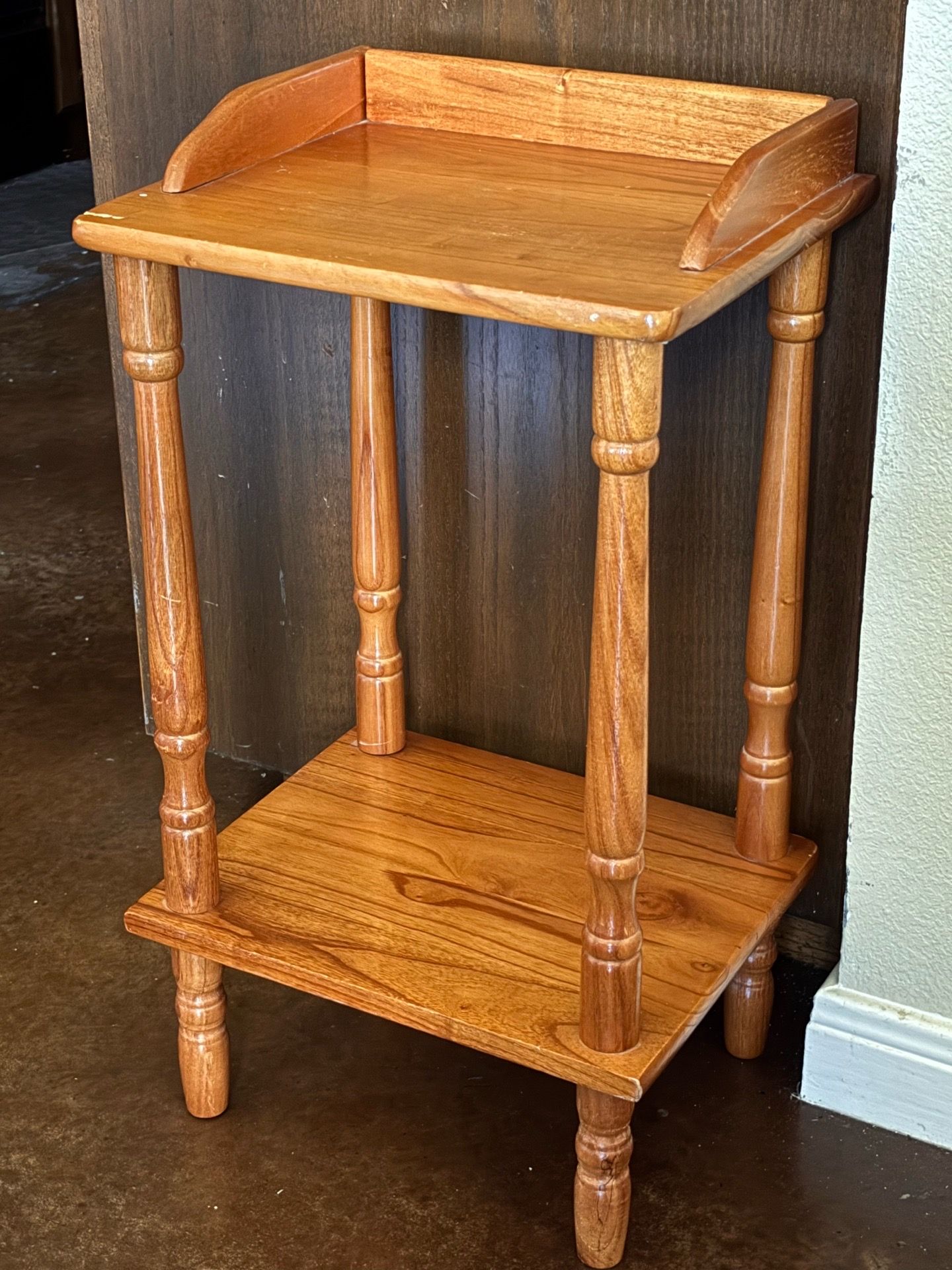 End Table/Plate Table