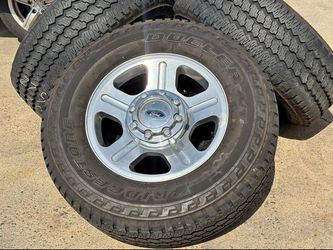 INSTALL 4x OEM Ford F250 F350 17" Wheels Silver 6 Spoke 17X7.5 Rims Bridgestone AT LT275/70R18 80%