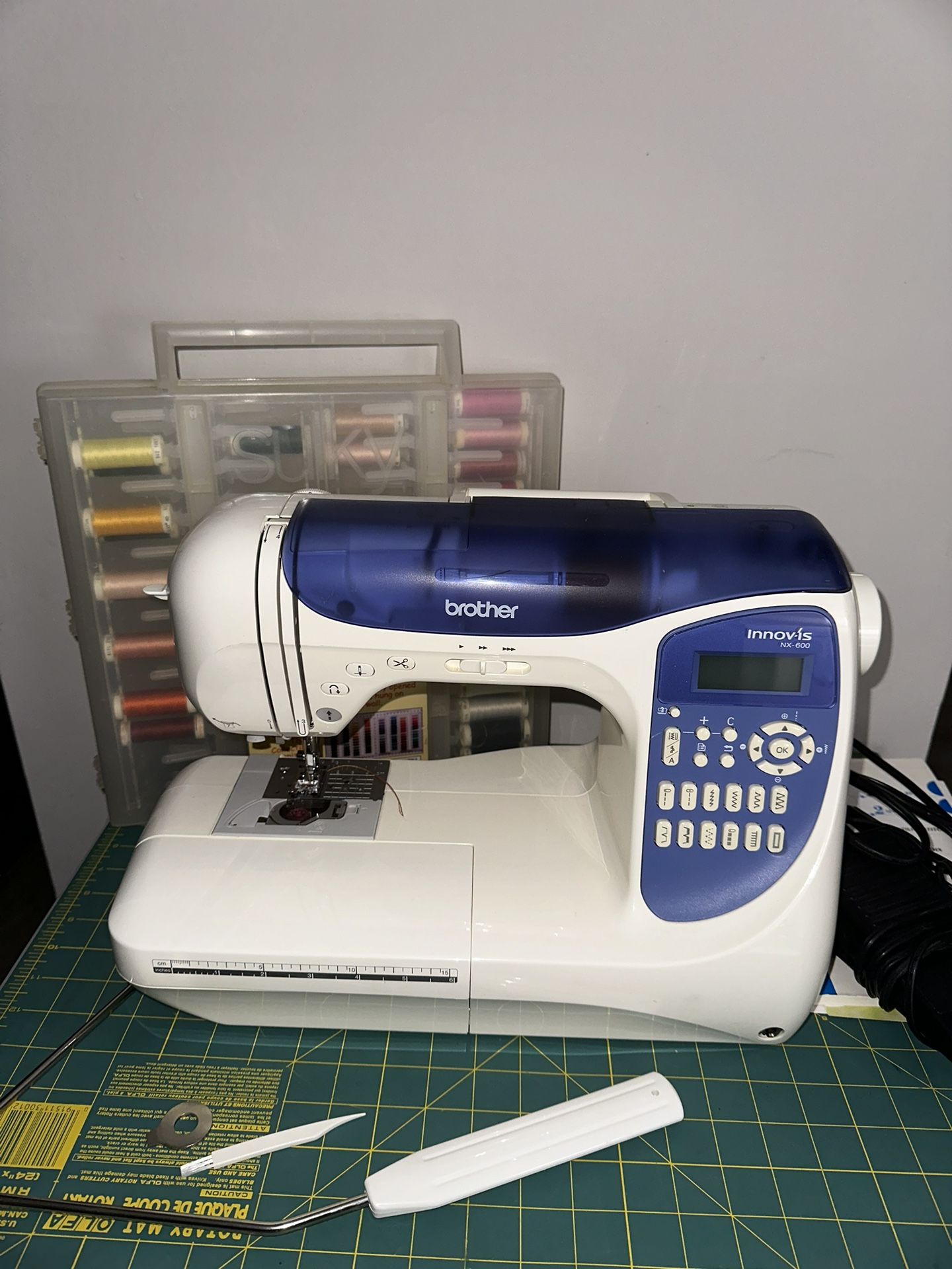 Brother Innovis nx -600 computerized sewing machine