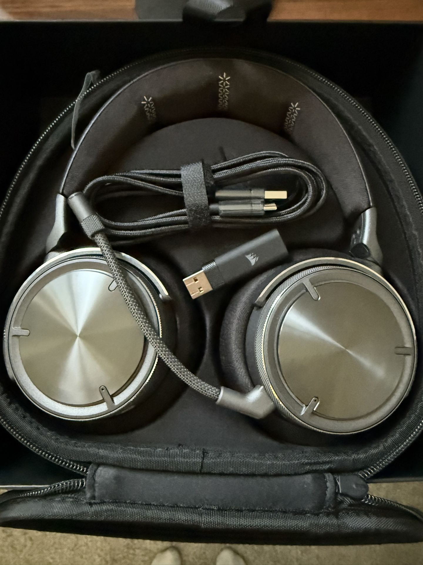 Corsair Virtuoso Max Wireless gaming headset