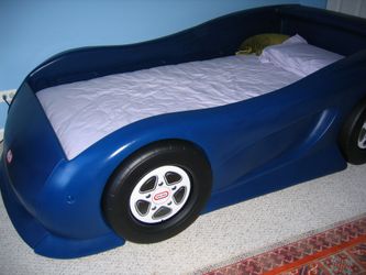 Little Tikes Twin Car Bed with Plywood board
