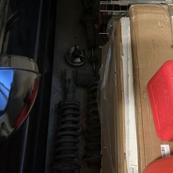 97 ford thunderbird lx pair old struts and wheel hub