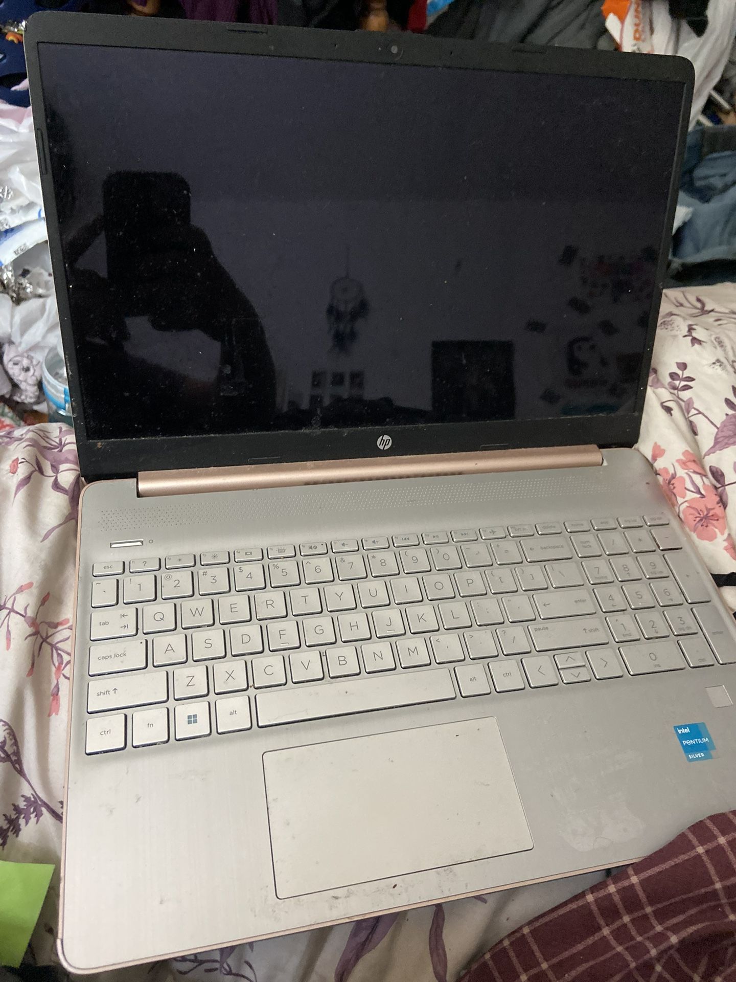 Hp TOUCH SCREEN LAPTOP WITH FINGERPRINT SCANNER