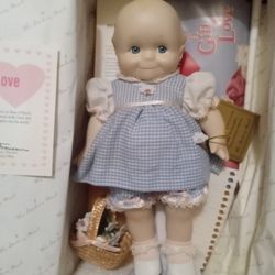 K E W P I E Porcelain Collector Doll