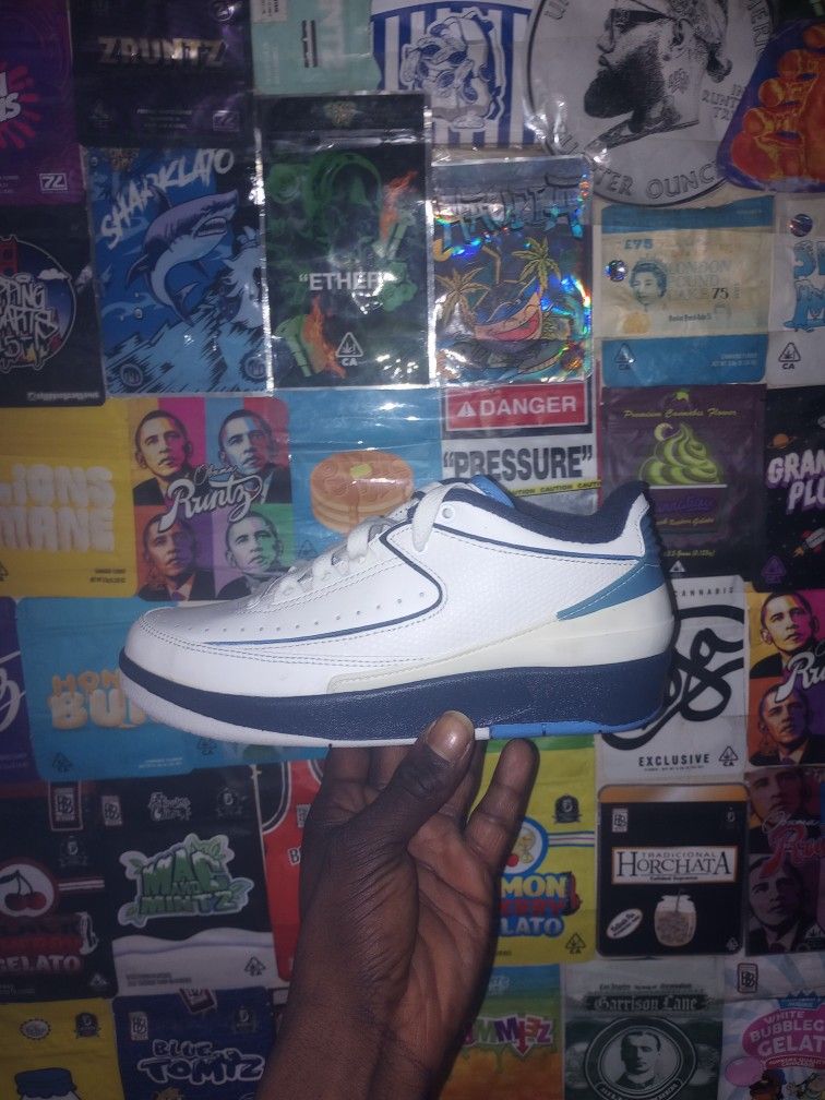 Jordan 2 Retro Low (Gs) Sz 4y