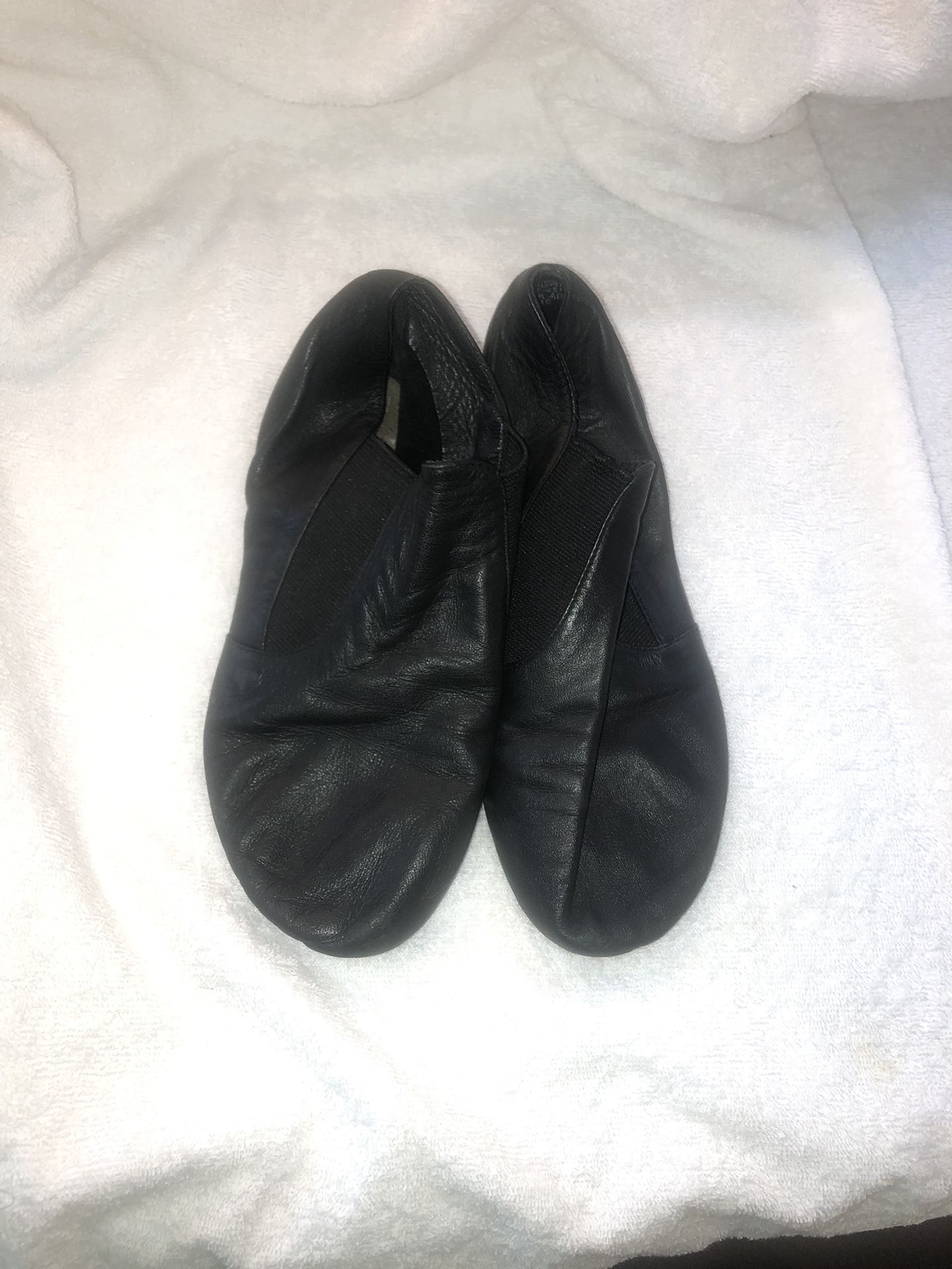 Capezio dance shoe 8.5” toe to heel UNISEX fits like ladies size 6