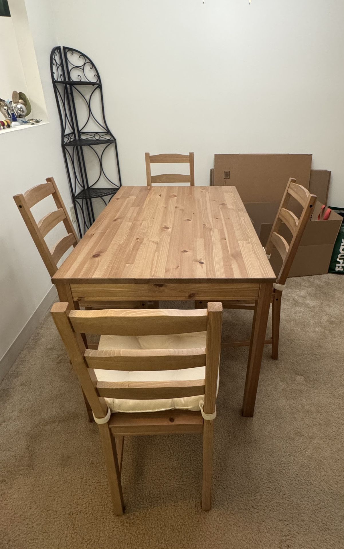Dining Table and Chair Set