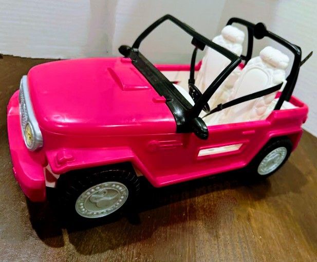 2012 Mattel Barbie Beach Cruiser Convertible Jeep.