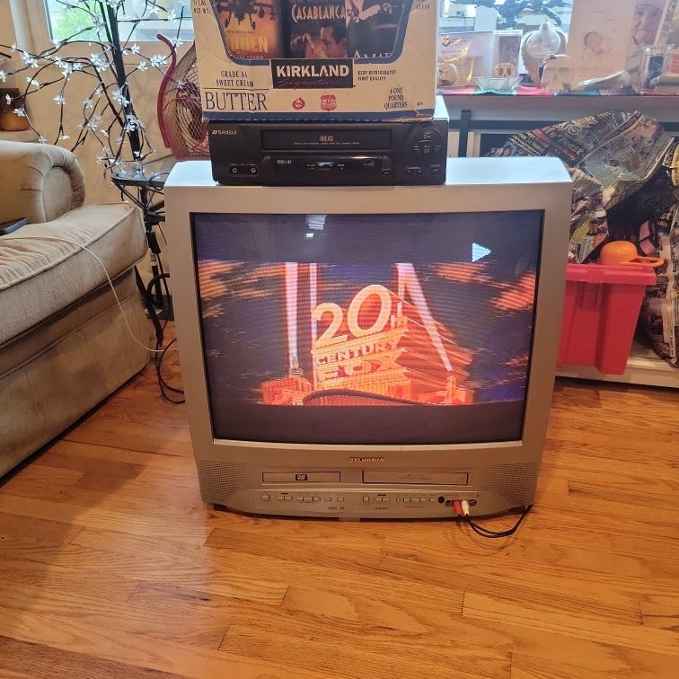 Vintage TV DVD VCR Combo with Original Remote Plus VHS TESTED for