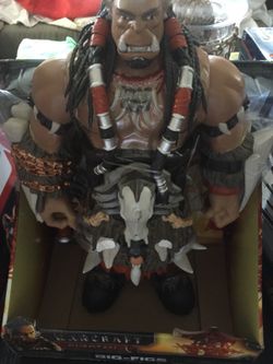 Warcraft figure 18in tall 😱