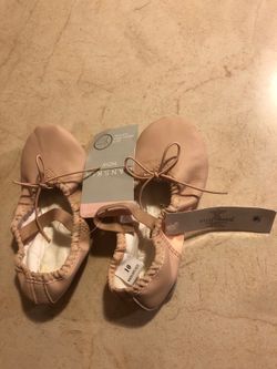 New Danskin Pink Ballet Shoes Size 10 Child