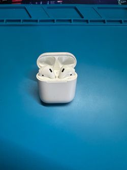 Apple AirPods 2nd Gen w/ Charging Case – Tested & Working