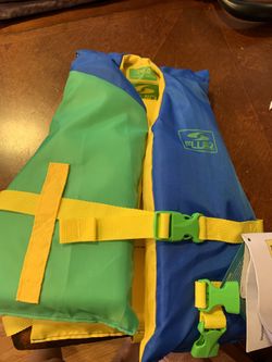 New with tags child lifevest