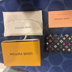 Lv Pouch 