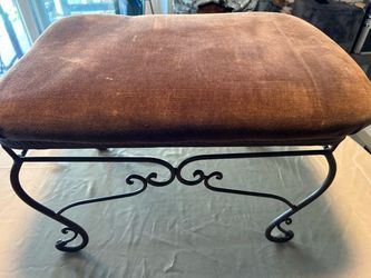 A&B Hongda Group Inc. Upholstered Ottoman with Wrought Iron Base