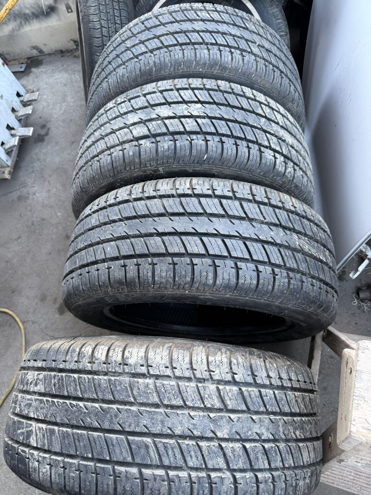 225/50R16 Uniroyal Tiger Paw Tires 