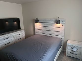 Whitewash Bedroom Set with Lighting Headboard