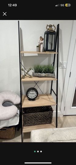 Decor Shelves
