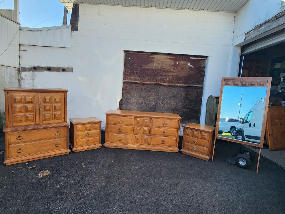 Mid-Century Modern Stanley Complete Bedroom Set