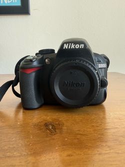 Nikon 3100 w/ 2 lenses