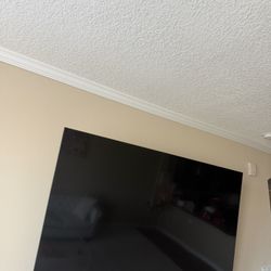 85 INCH ROKU 4K SMART TV 